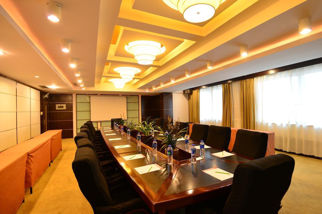 Baodao Exhibition Center Hotel Уйишань Экстерьер фото